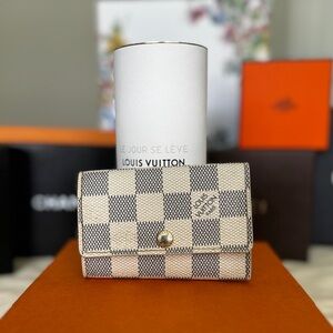 Louis Vuitton Damier Azur 6 key ring, with YN initial